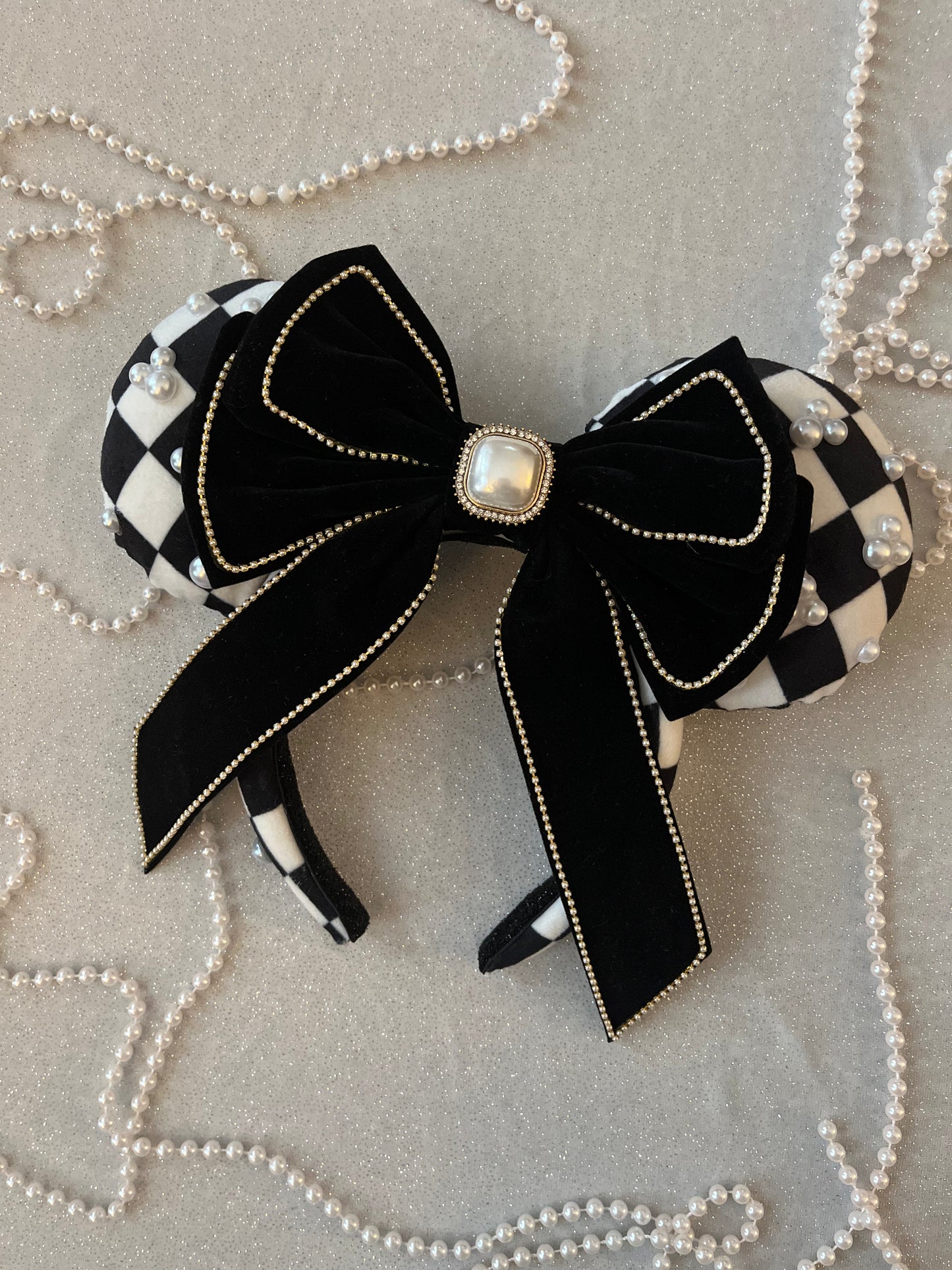 Checkerboard put a bow on it ears